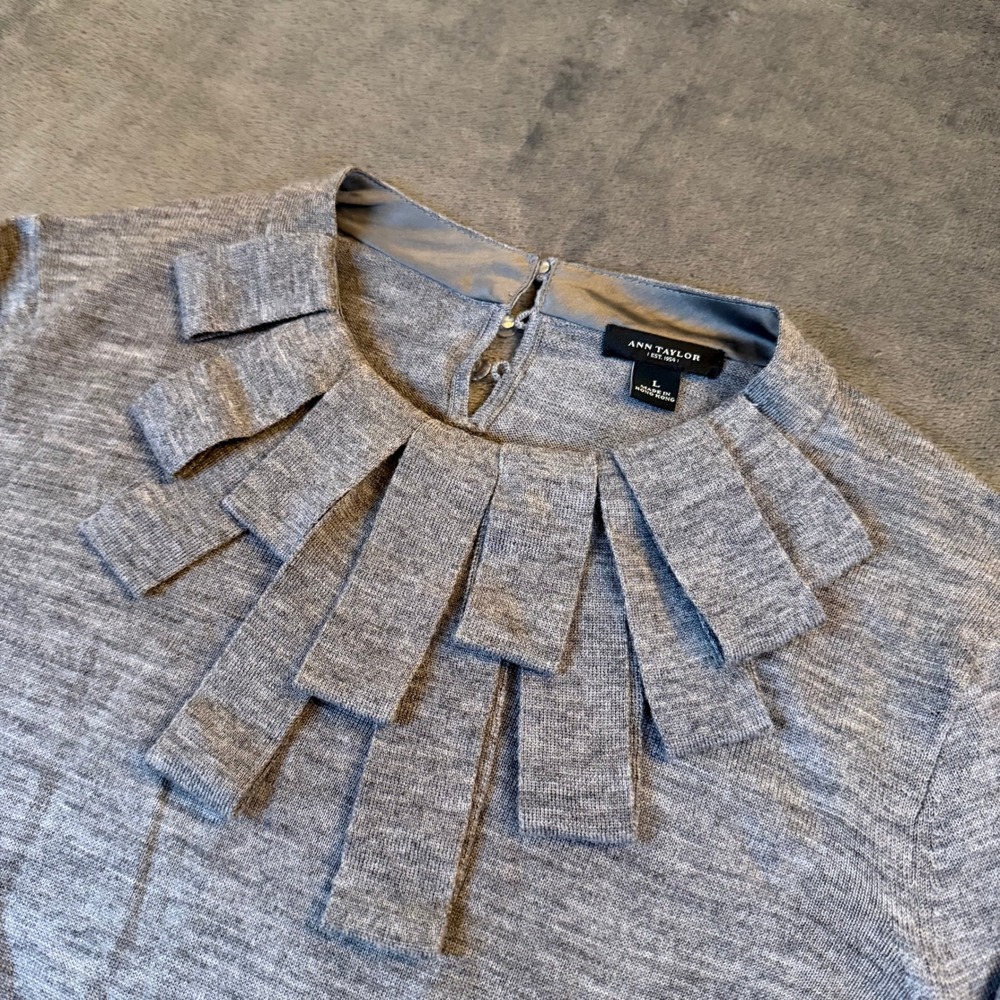 Ann Taylor Merino Wool Sweater Womens Large Gray Ruffle Neck 3/4 Sleeve‎